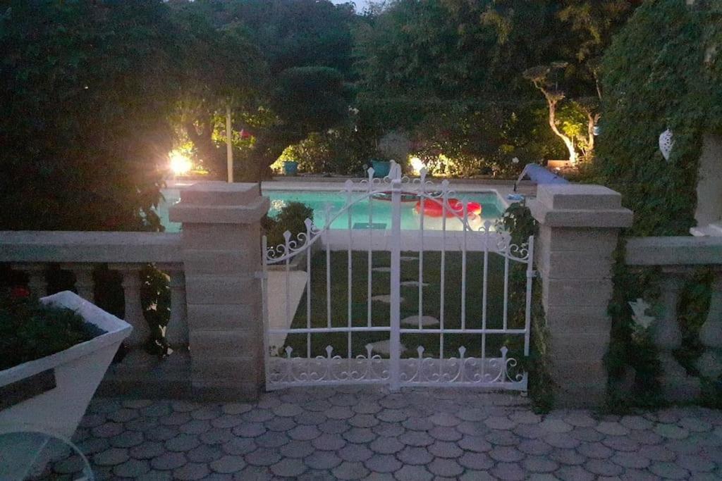 Le Jardin De Mae Apartment Bouc-Bel-Air Luaran gambar