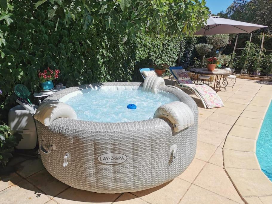 Le Jardin De Mae Apartment Bouc-Bel-Air Luaran gambar
