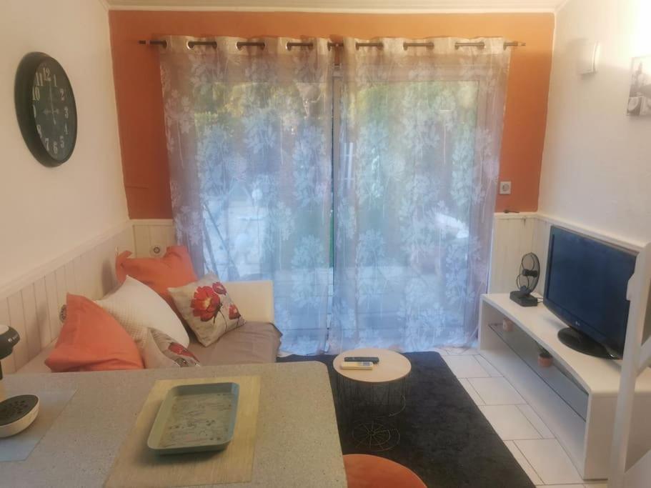 Le Jardin De Mae Apartment Bouc-Bel-Air Luaran gambar