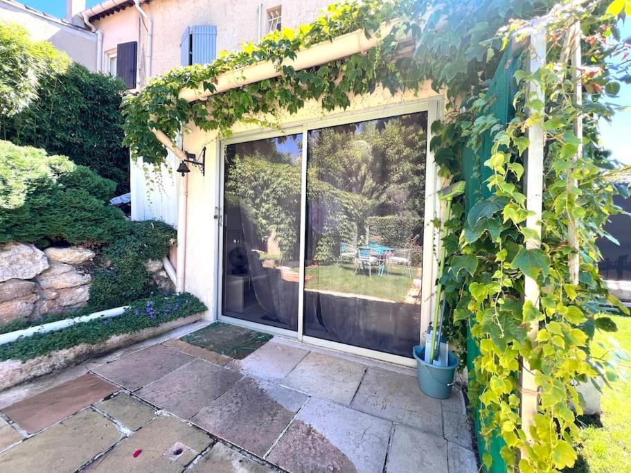 Le Jardin De Mae Apartment Bouc-Bel-Air Luaran gambar