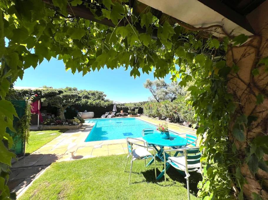 Le Jardin De Mae Apartment Bouc-Bel-Air Luaran gambar