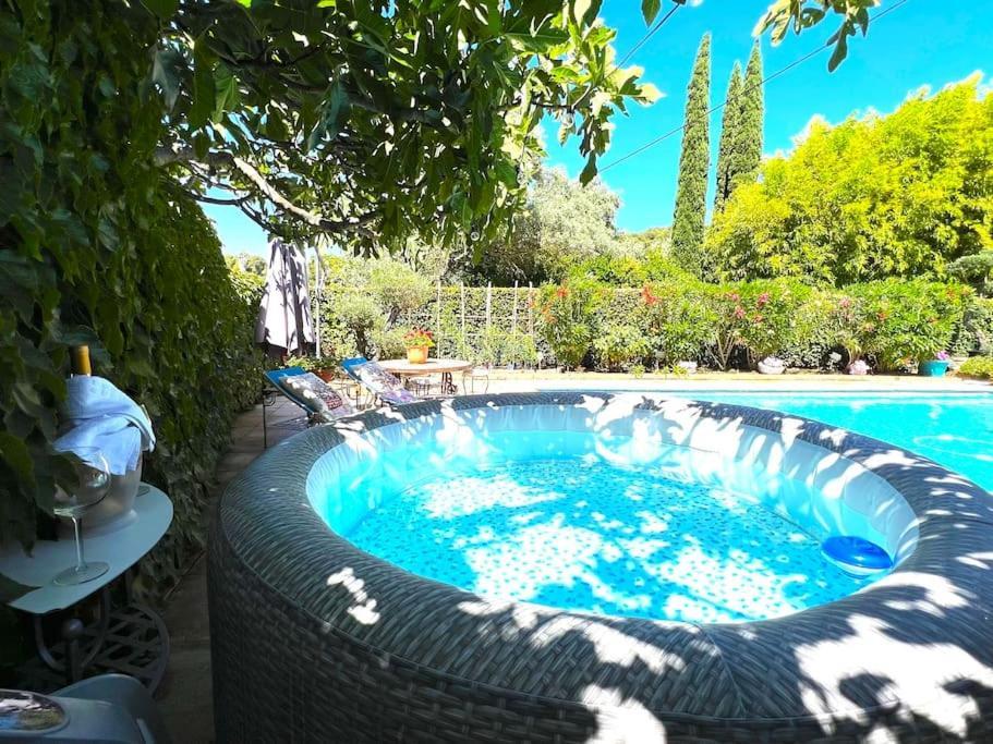 Le Jardin De Mae Apartment Bouc-Bel-Air Luaran gambar